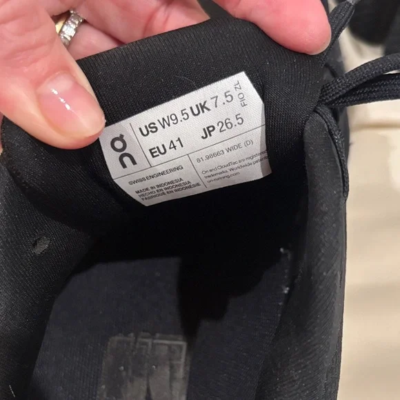 On Running Athletic Shoes in Black and White - Picture 2 of 8